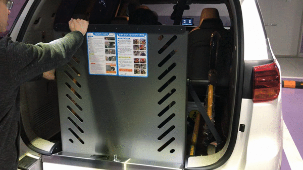 998B61455C763FF118.gif