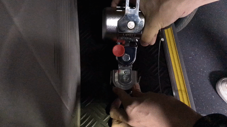 99610F4B5C9055B520.gif